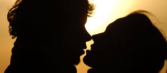 Երբ ամուսինը մեկնեց գործուղման, կինը պատահաբար նրան SMS հաղորդագրություն ուղարկեց՝ ես տանը մենակ եմ․․․